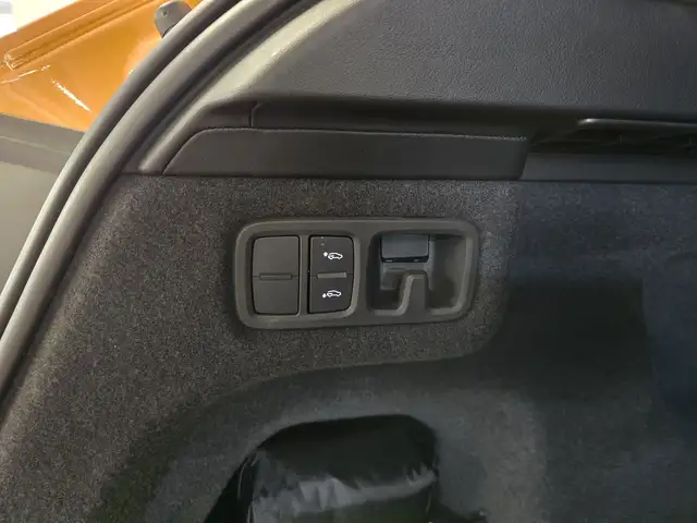 Lamborghini Urus view 13