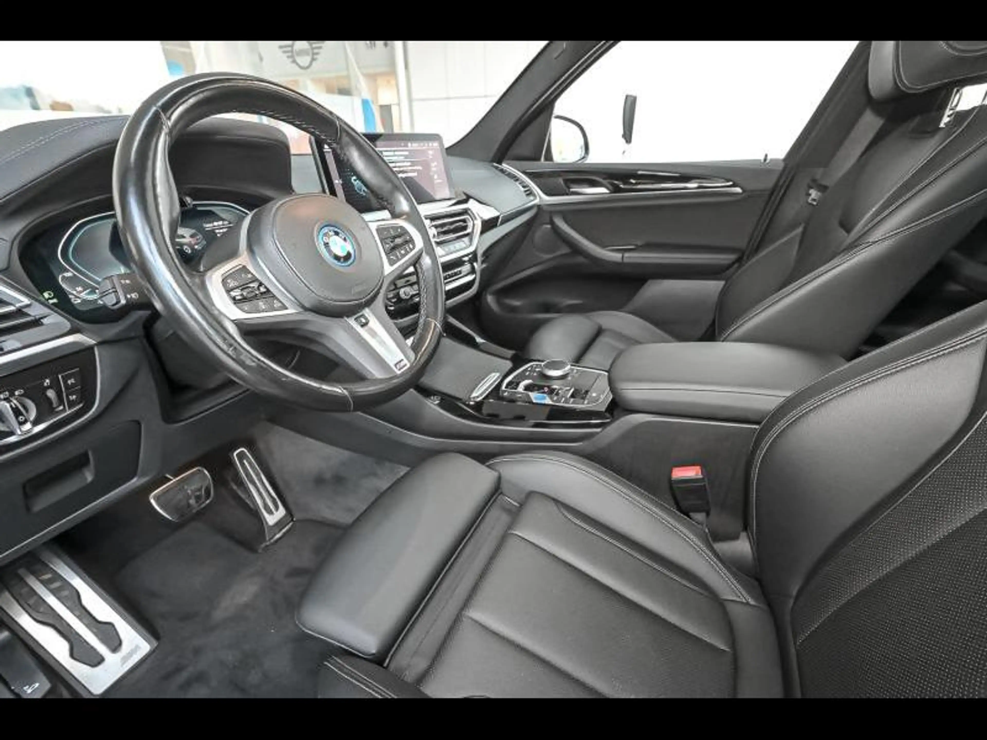 BMW iX3 Model Inspiring — photo 6