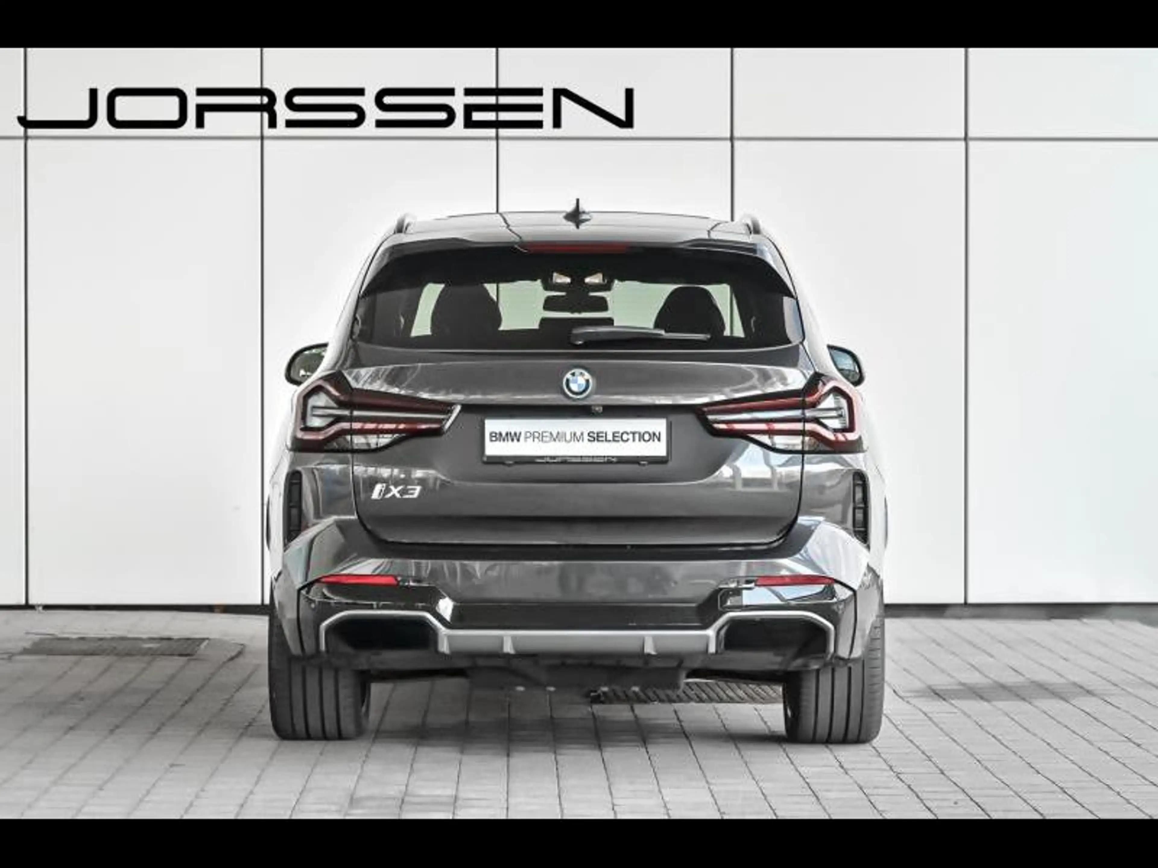 BMW iX3 Model Inspiring — photo 4