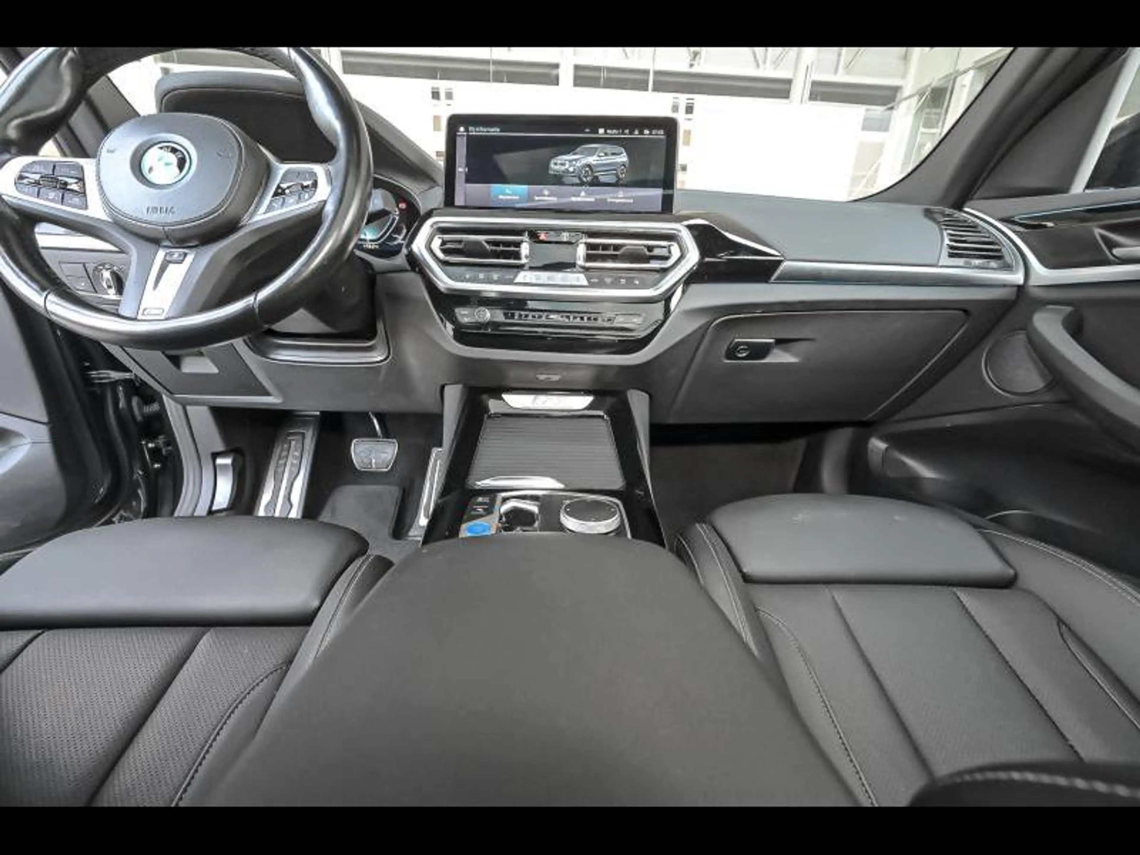 BMW iX3 Model Inspiring — photo 7