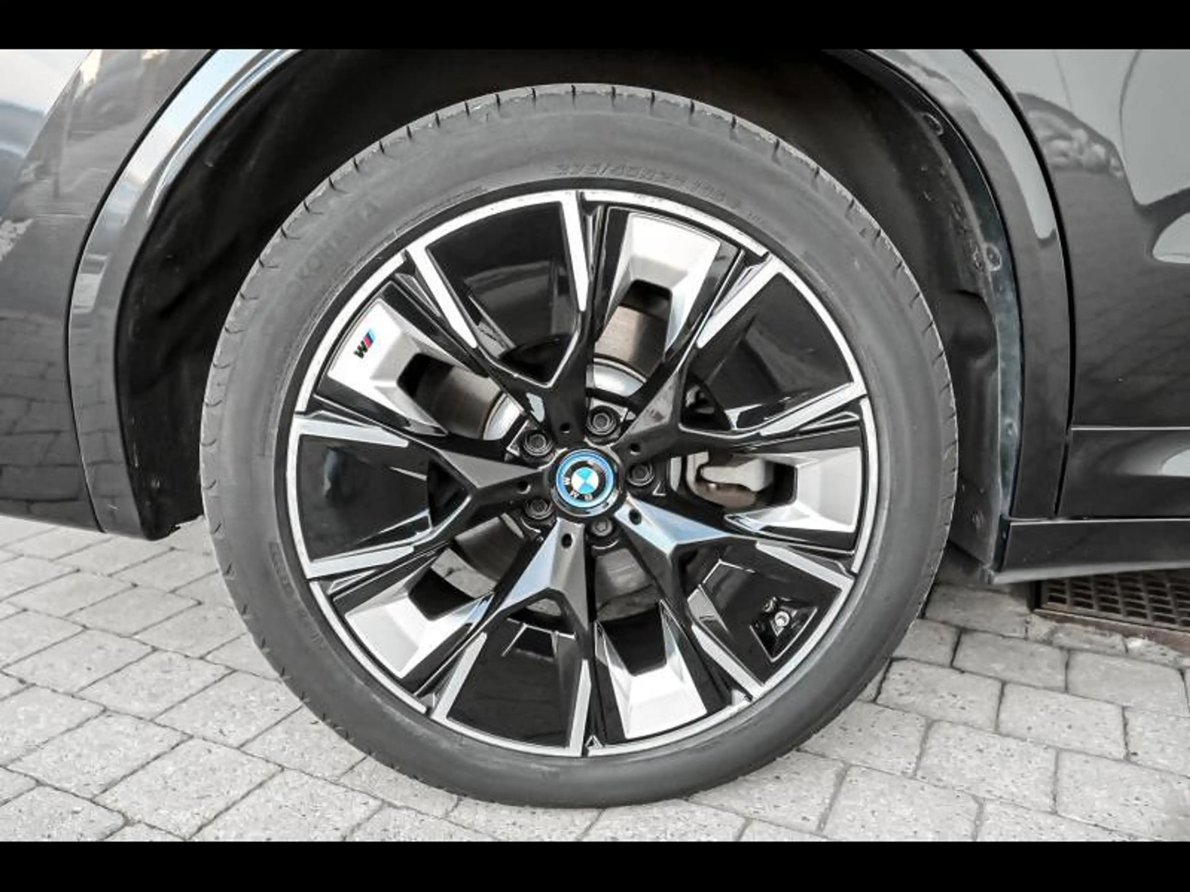 BMW iX3 Model Inspiring — photo 8
