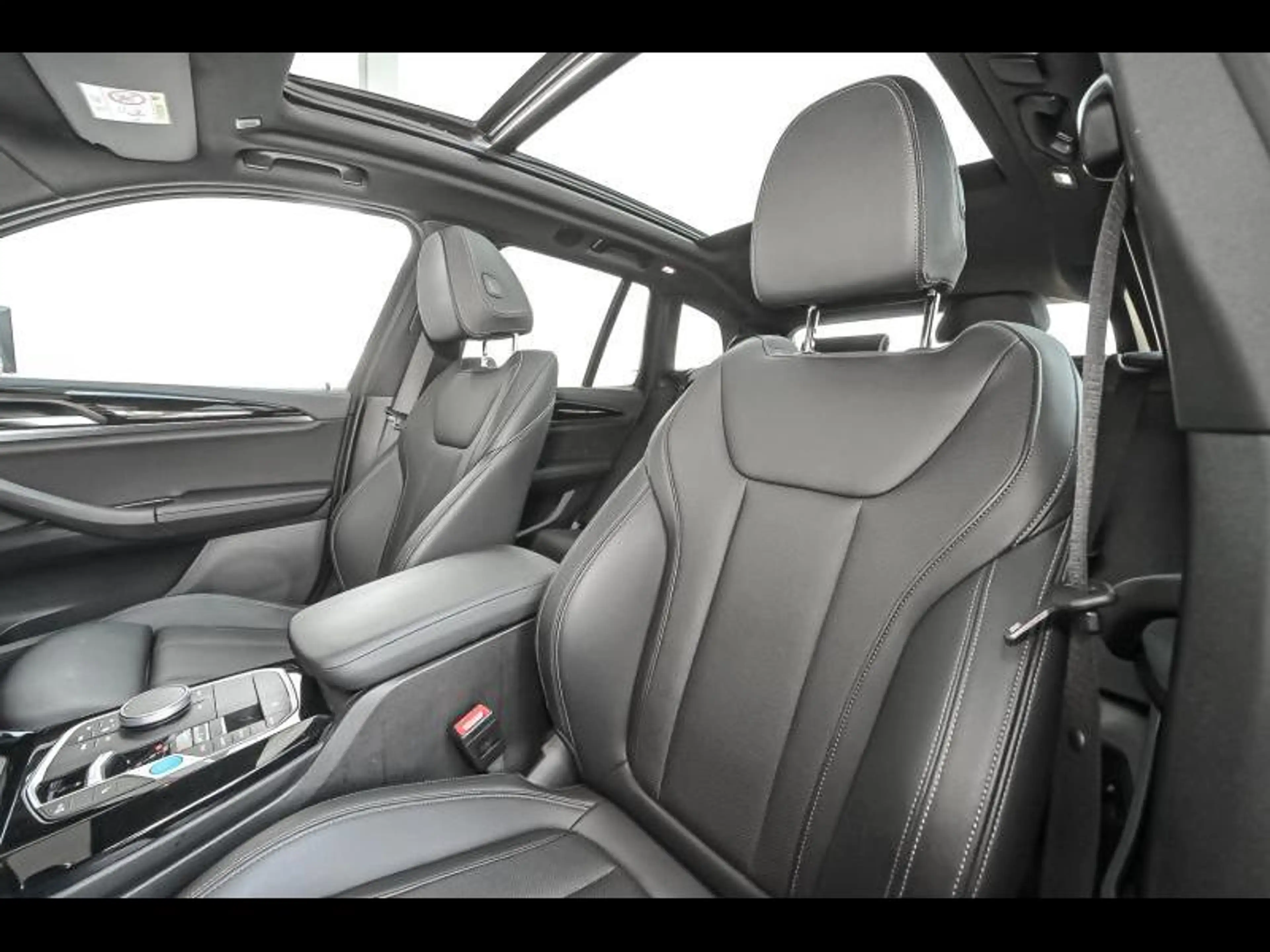 BMW iX3 Model Inspiring — photo 21