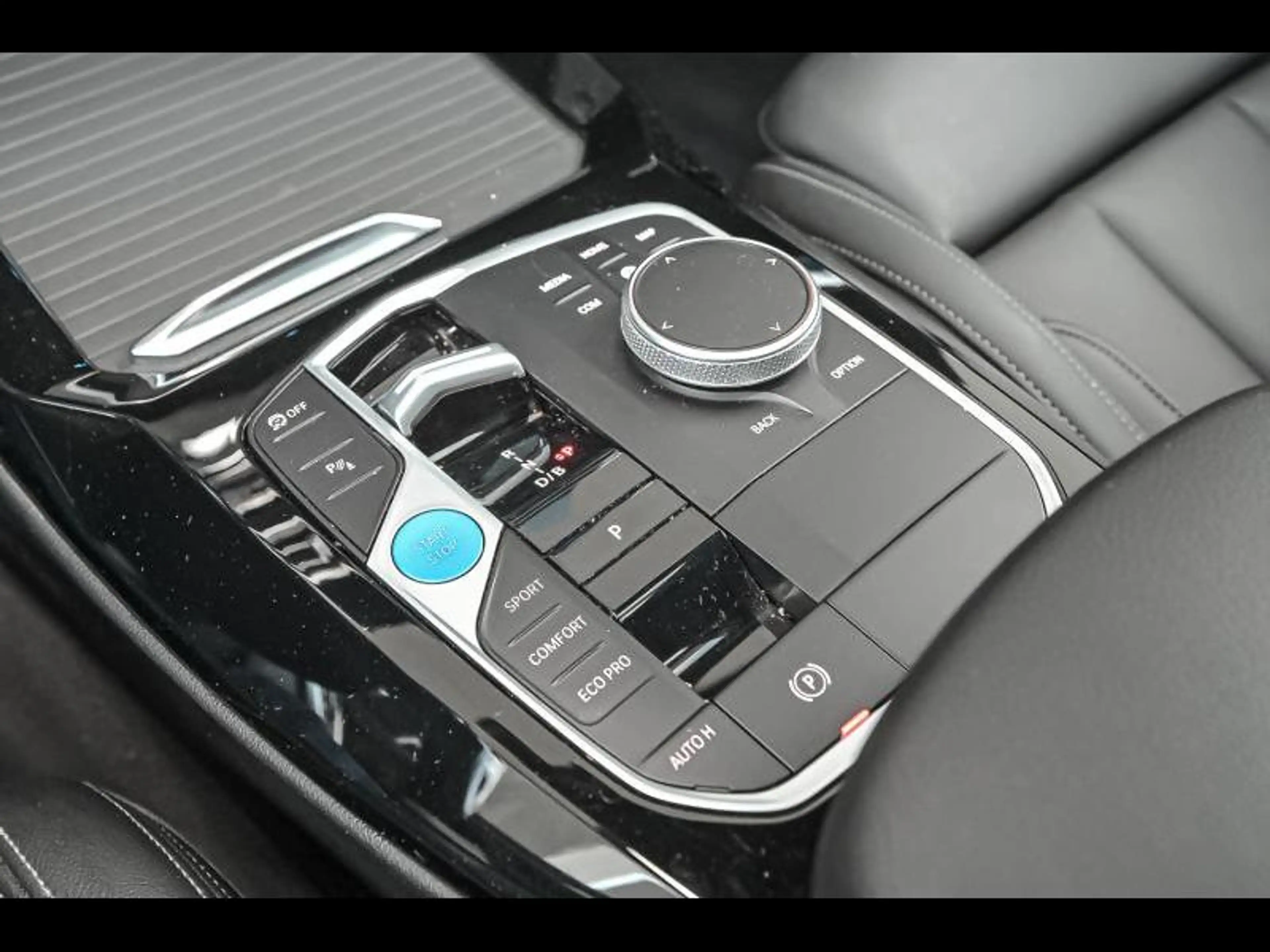 BMW iX3 Model Inspiring — photo 11