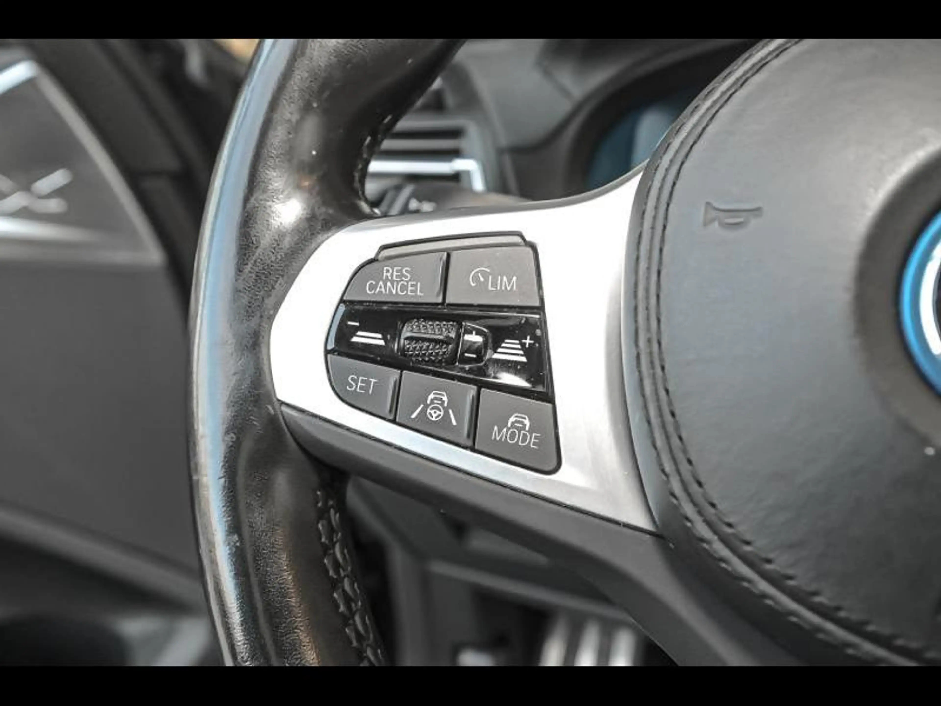 BMW iX3 Model Inspiring — photo 17