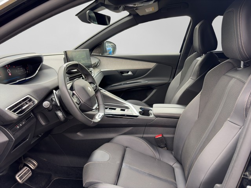 Peugeot 5008 GT HYBRID 136 e-DSC6 — photo 8