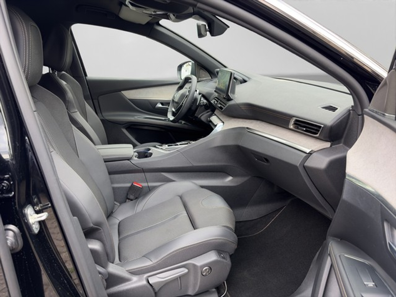 Peugeot 5008 GT HYBRID 136 e-DSC6 — photo 9