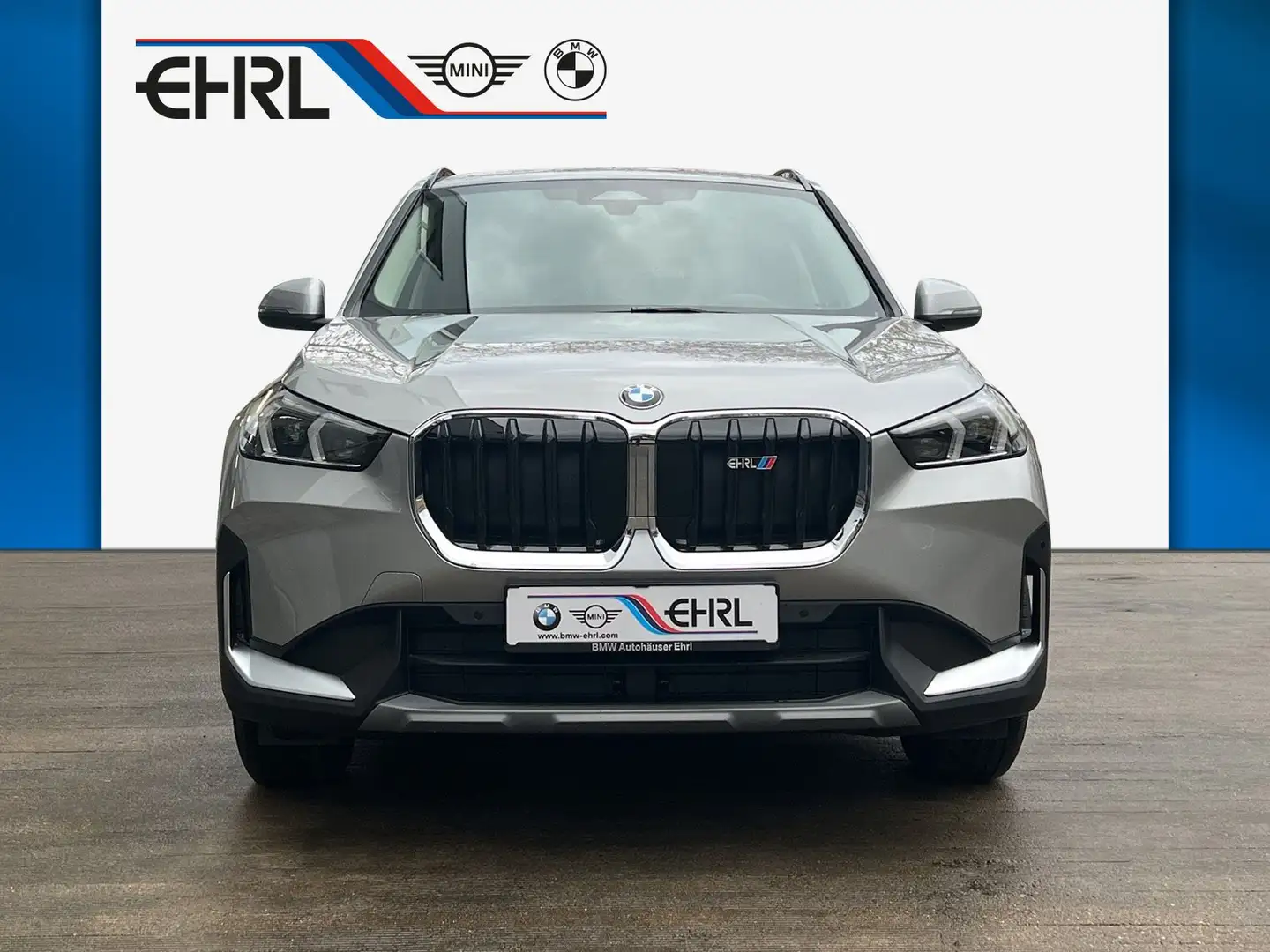 BMW X1 sDrive18i DAB LED RFK Komfortzg. Klimaaut. Silber - 2