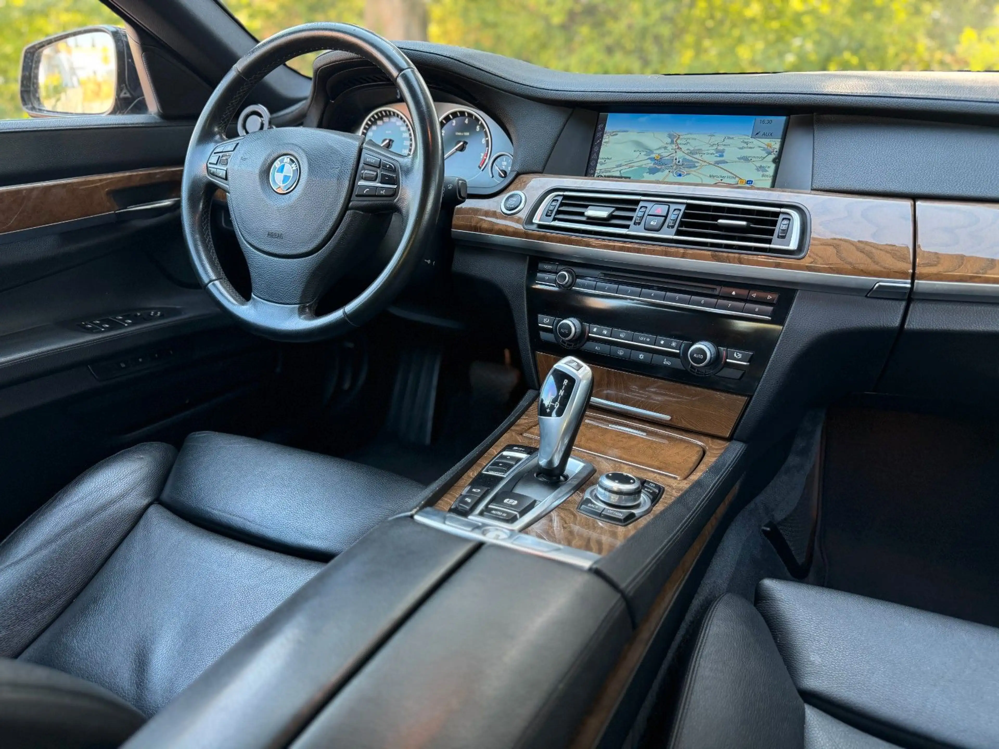 BMW 750 i|Navi|Xenon|Kamera|PDC|Shzg|Head-Up! — photo 15
