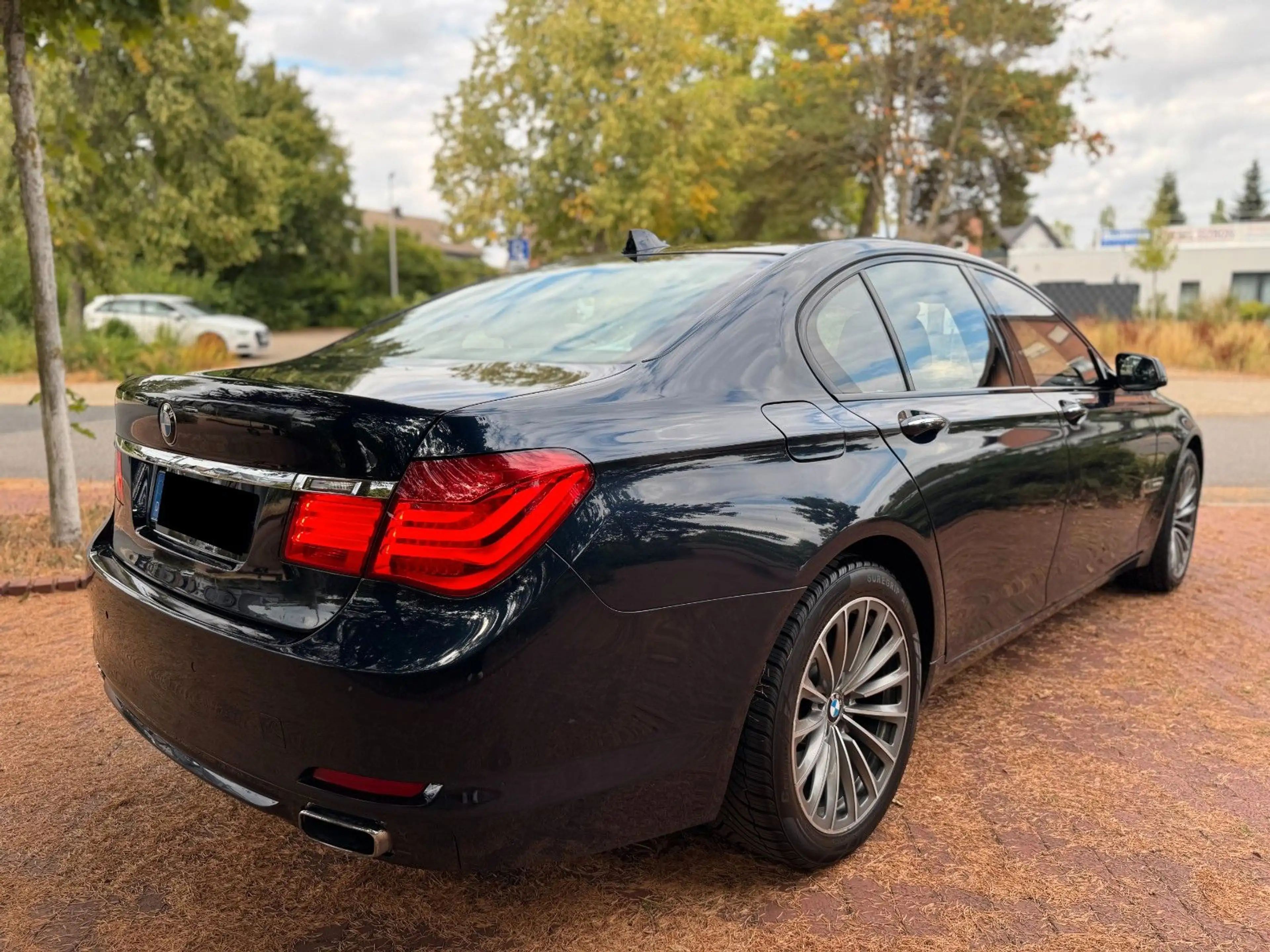 BMW 750 i|Navi|Xenon|Kamera|PDC|Shzg|Head-Up! — photo 5