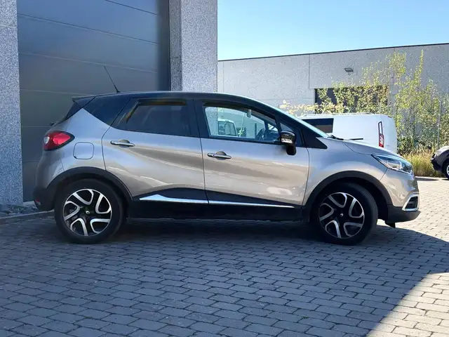 Renault Captur view 4