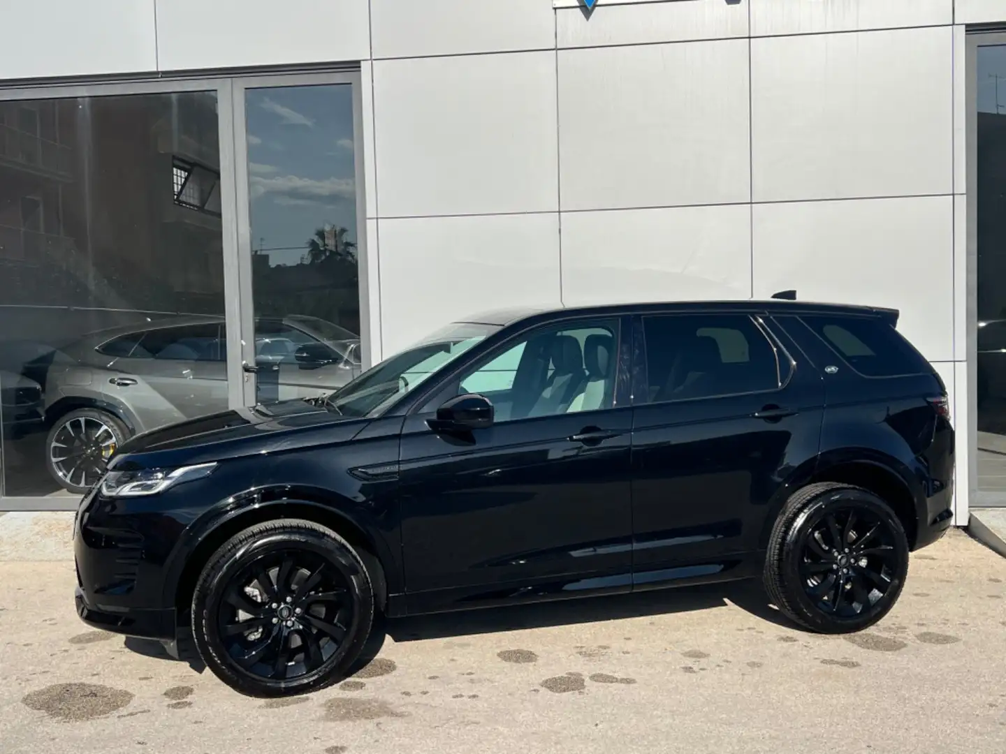 Land Rover Discovery Sport 2.0d Dynamic SE possibilità noleggio no scoring crna - 2