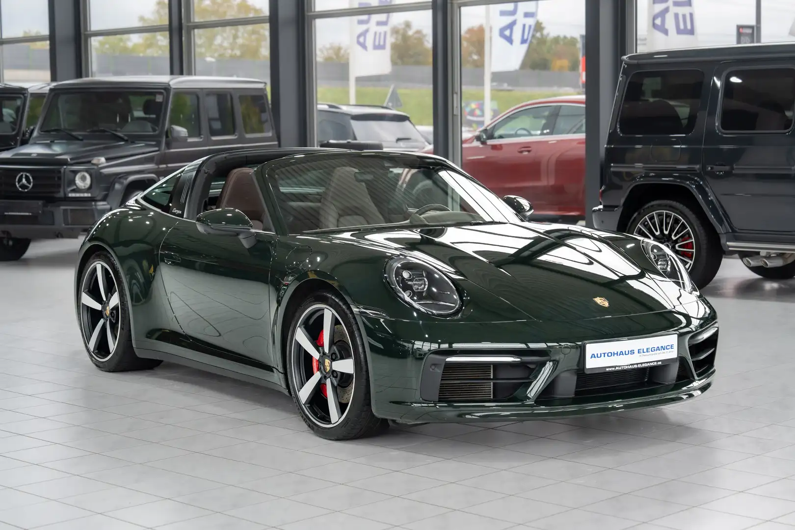 Porsche 992 Targa 4 S*LIFT*SPORT.CHRONO*ABGAS*BOSE*360* Grün - 2