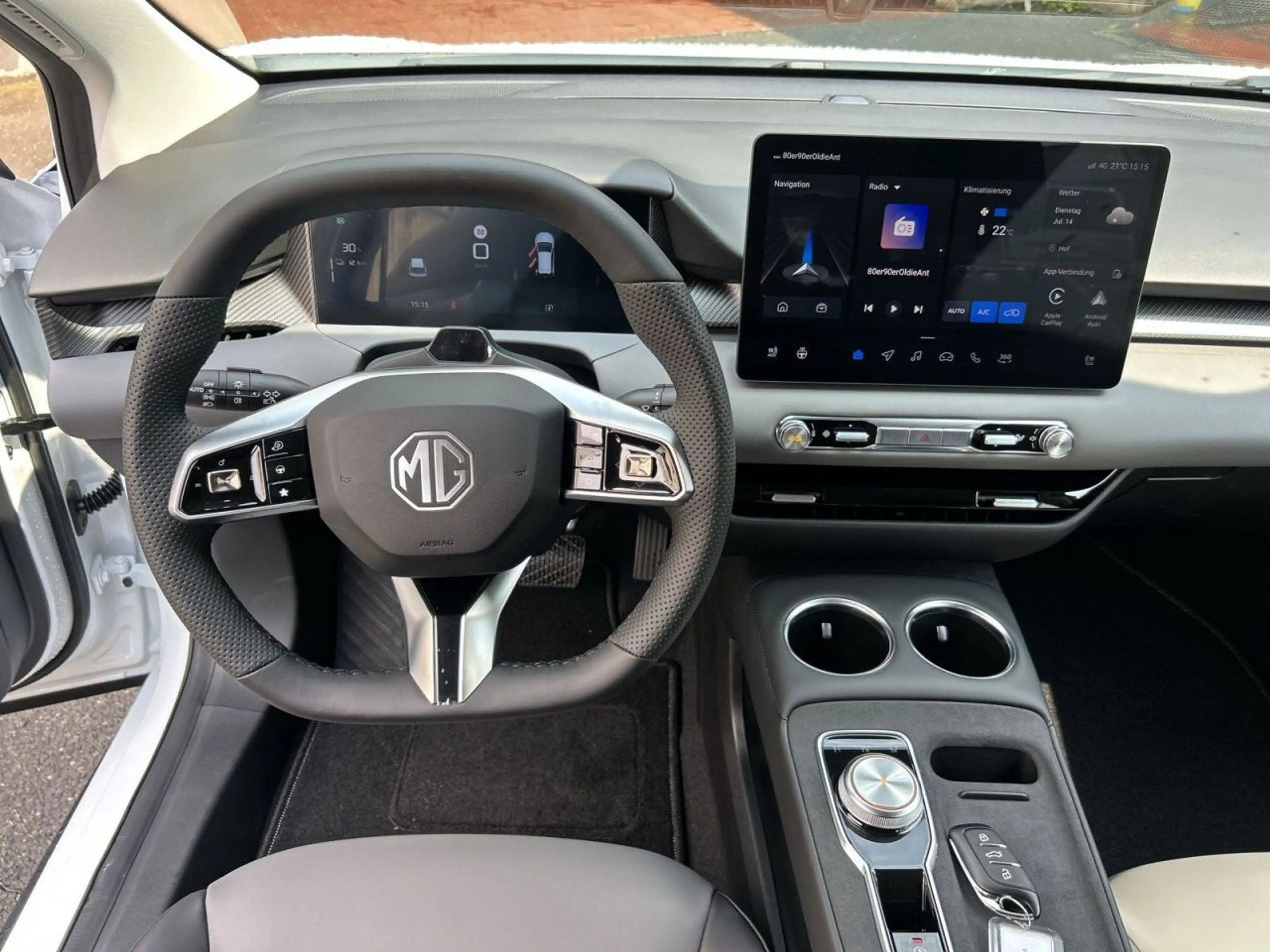 MG MG4 EV 64kWh Premium — photo 12