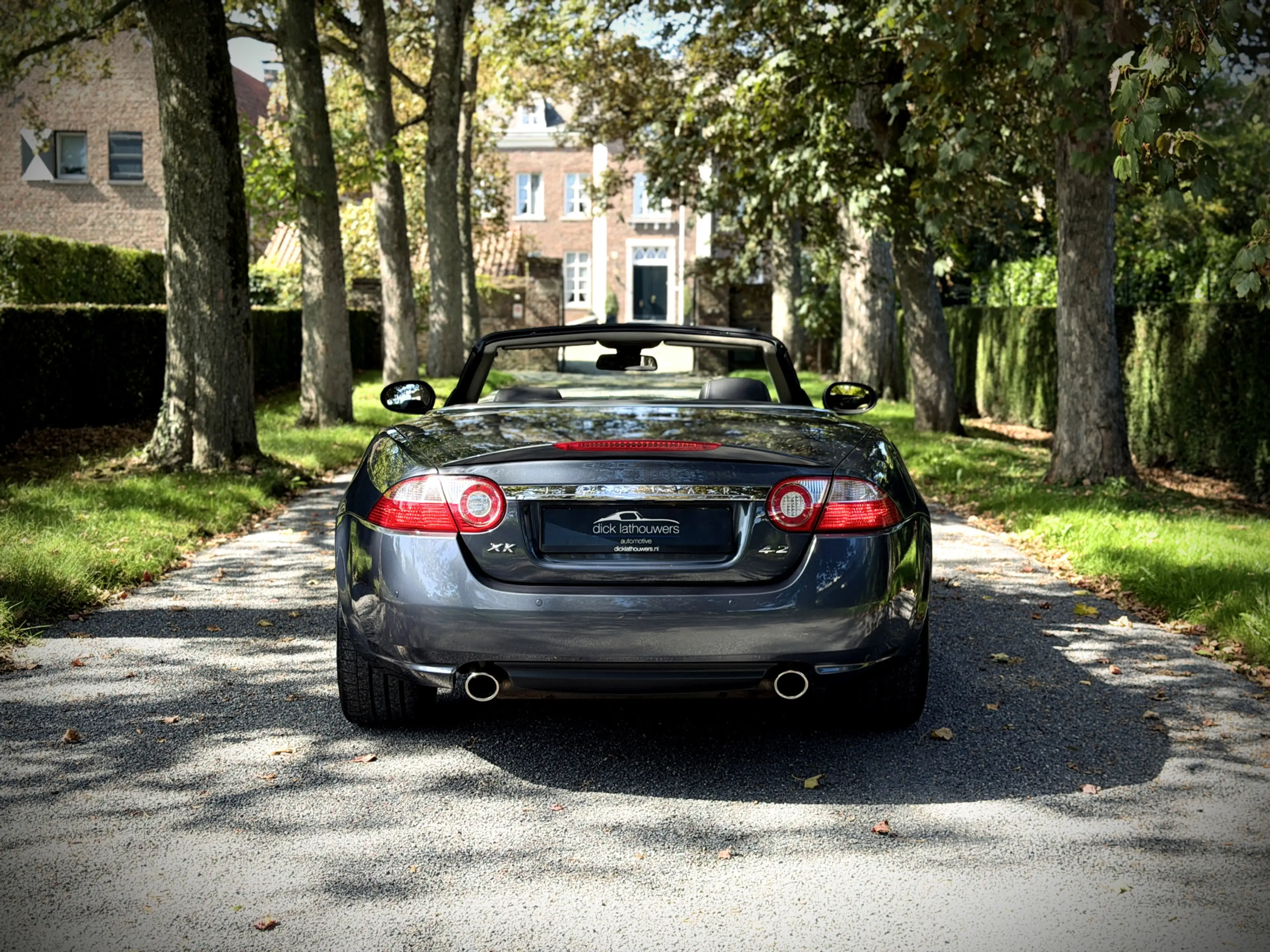 Jaguar XK 4.2 V8 Convertible / 2 OWNERS / 19" WHEELS — photo 19