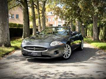 4.2 V8 Convertible / 2 OWNERS / 19" WHEELS