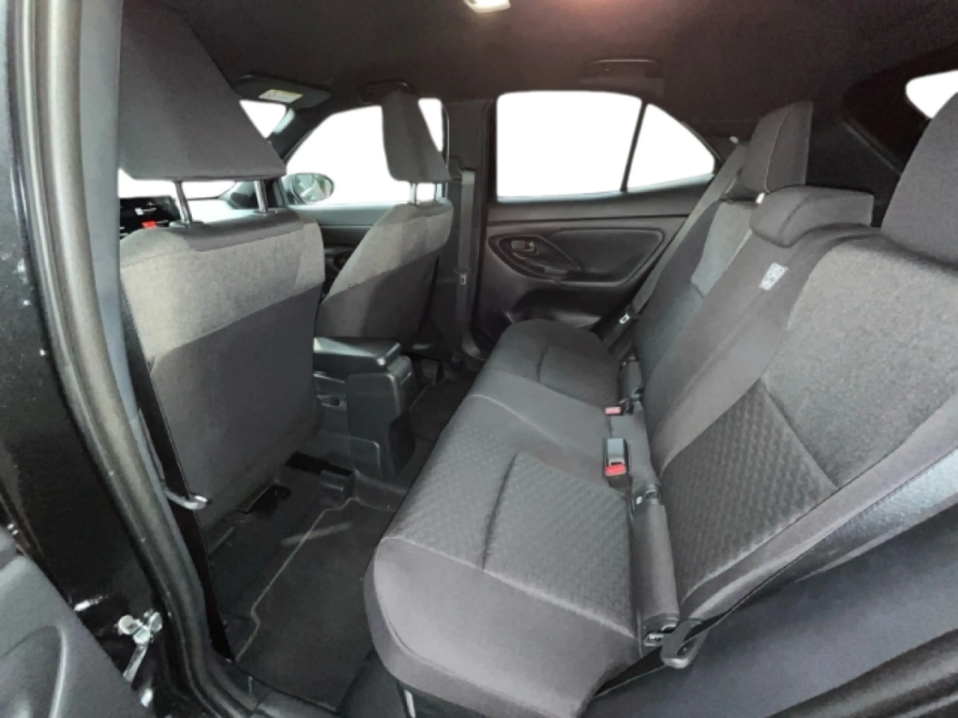 Toyota Yaris Cross Hybrid 130 1.5 Teamplayer Carplay — photo 14
