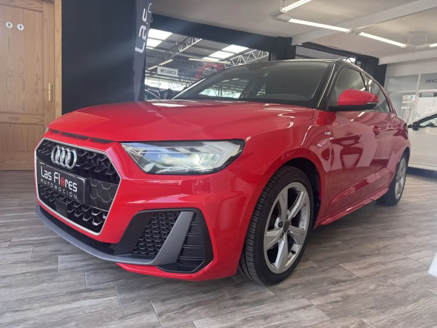 Audi A1 Sportback 30 TFSI S line Rojo - 1