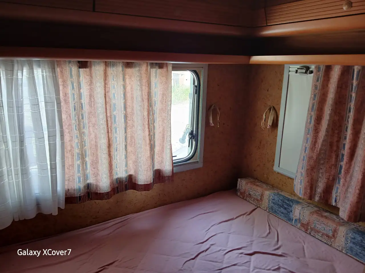 Caravans-Wohnm Ford Forever, foto 5