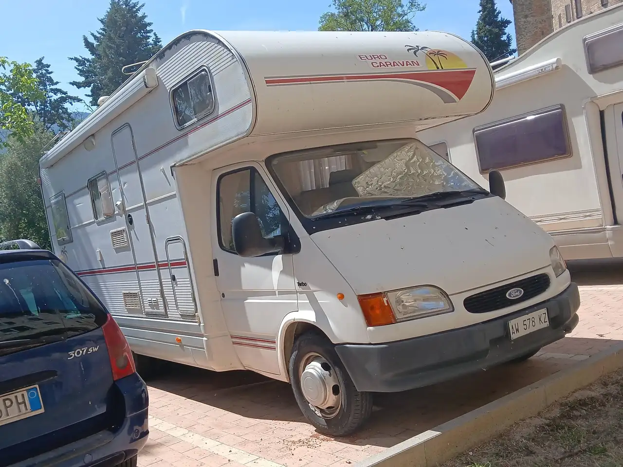 Caravans-Wohnm Ford Forever, foto 2