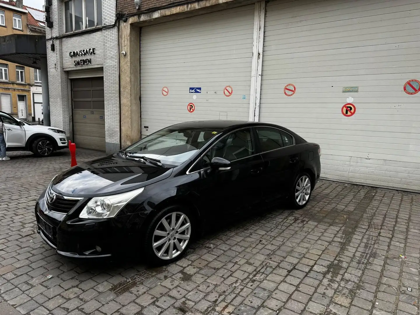 Toyota Avensis Boîte automatique Cuir Beige Caméra FUL Option Schwarz - 1
