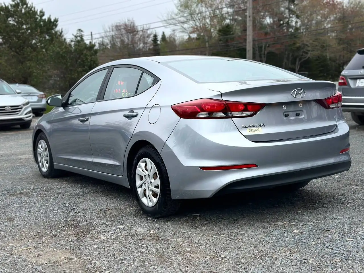 Hyundai ELANTRA photo Hyundai ELANTRA