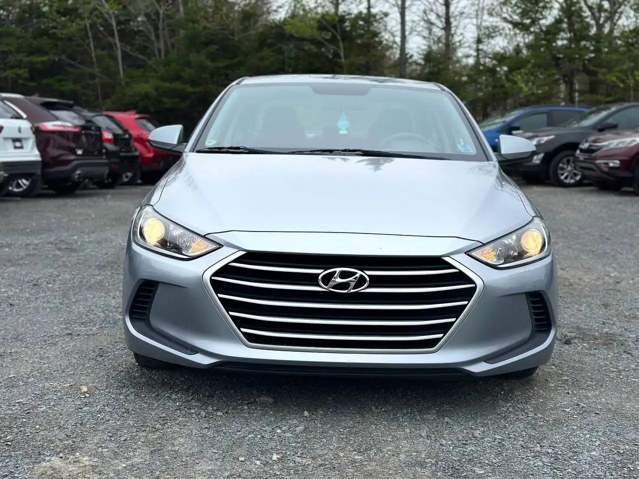 Hyundai ELANTRA photo Hyundai ELANTRA