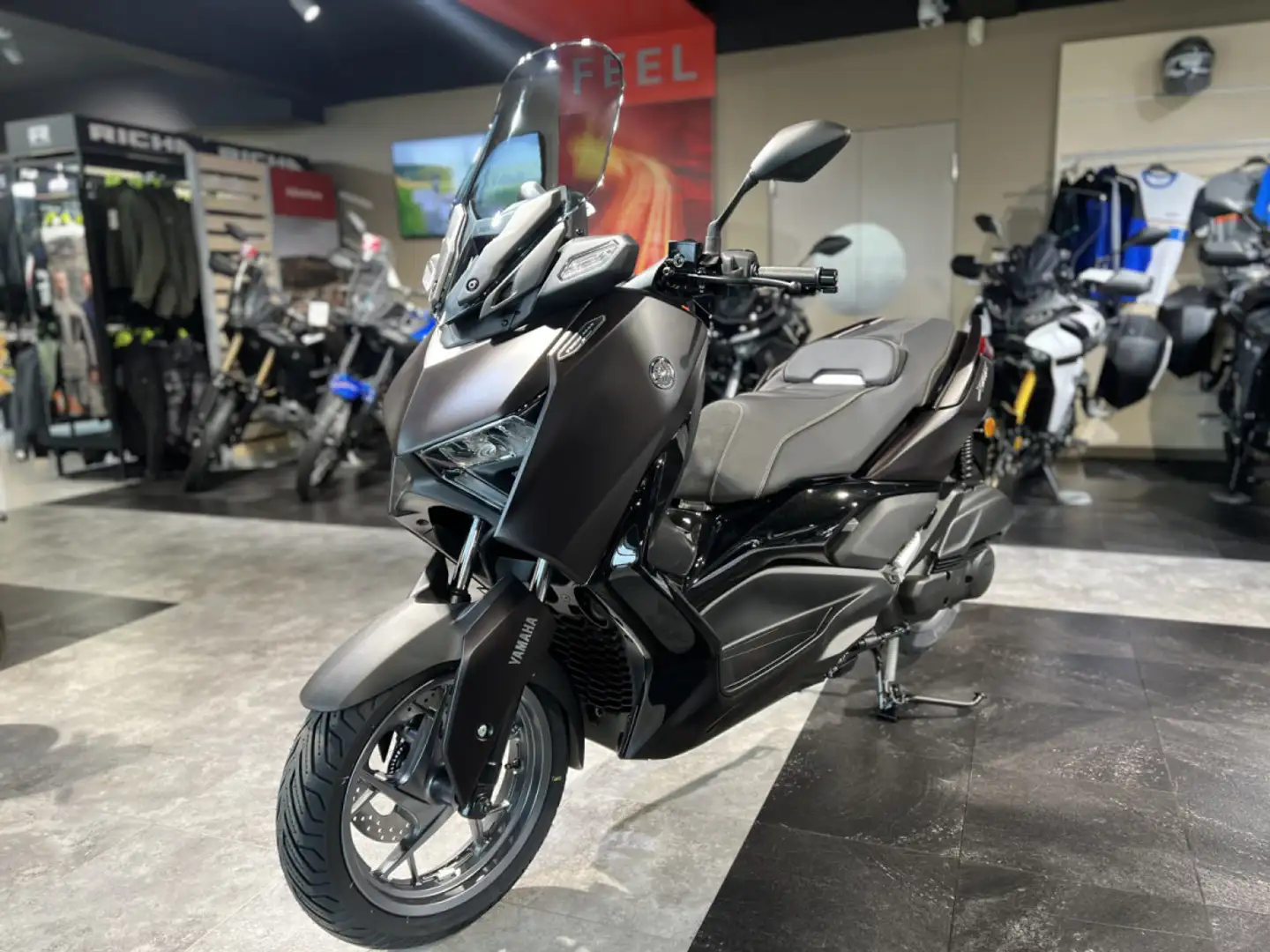 Yamaha X-Max 125 ABS TECHMAX ljubičasta - 2
