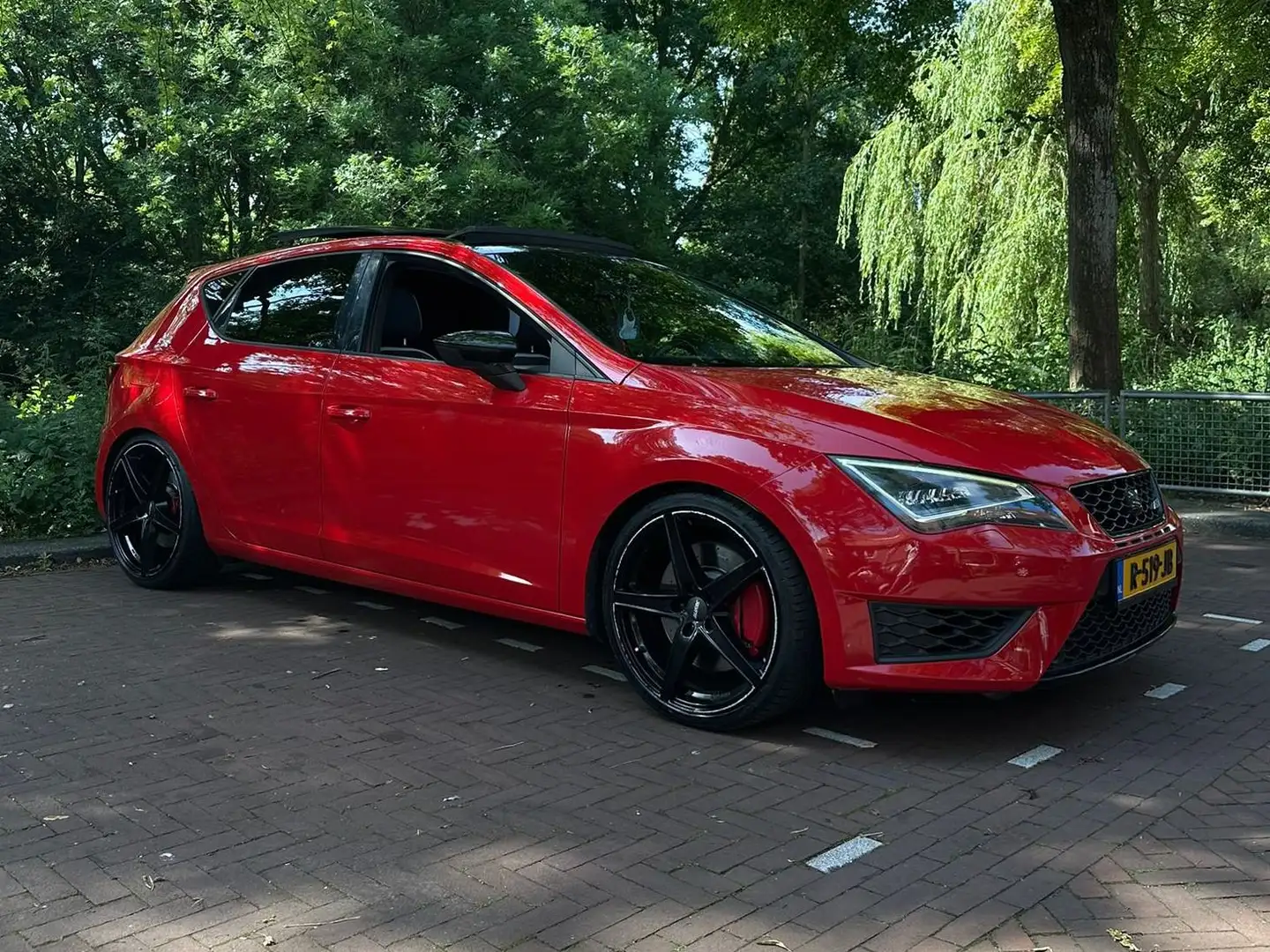 SEAT Leon Leon 2.0 TSI Cupra 280 Rood - 2