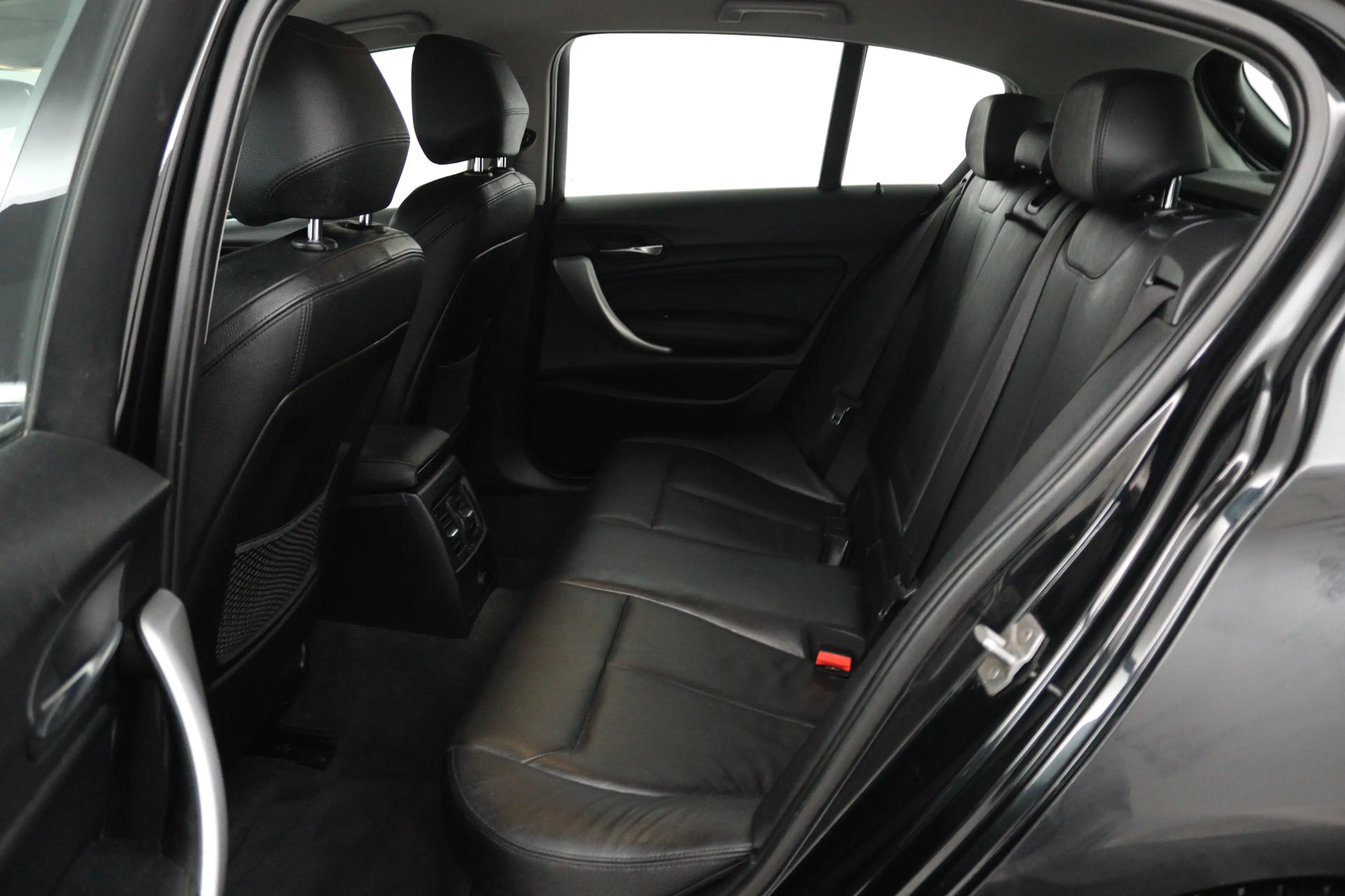 BMW 118 1-serie 118i High Executive (CAMERA, STOELVERWARMI — photo 24