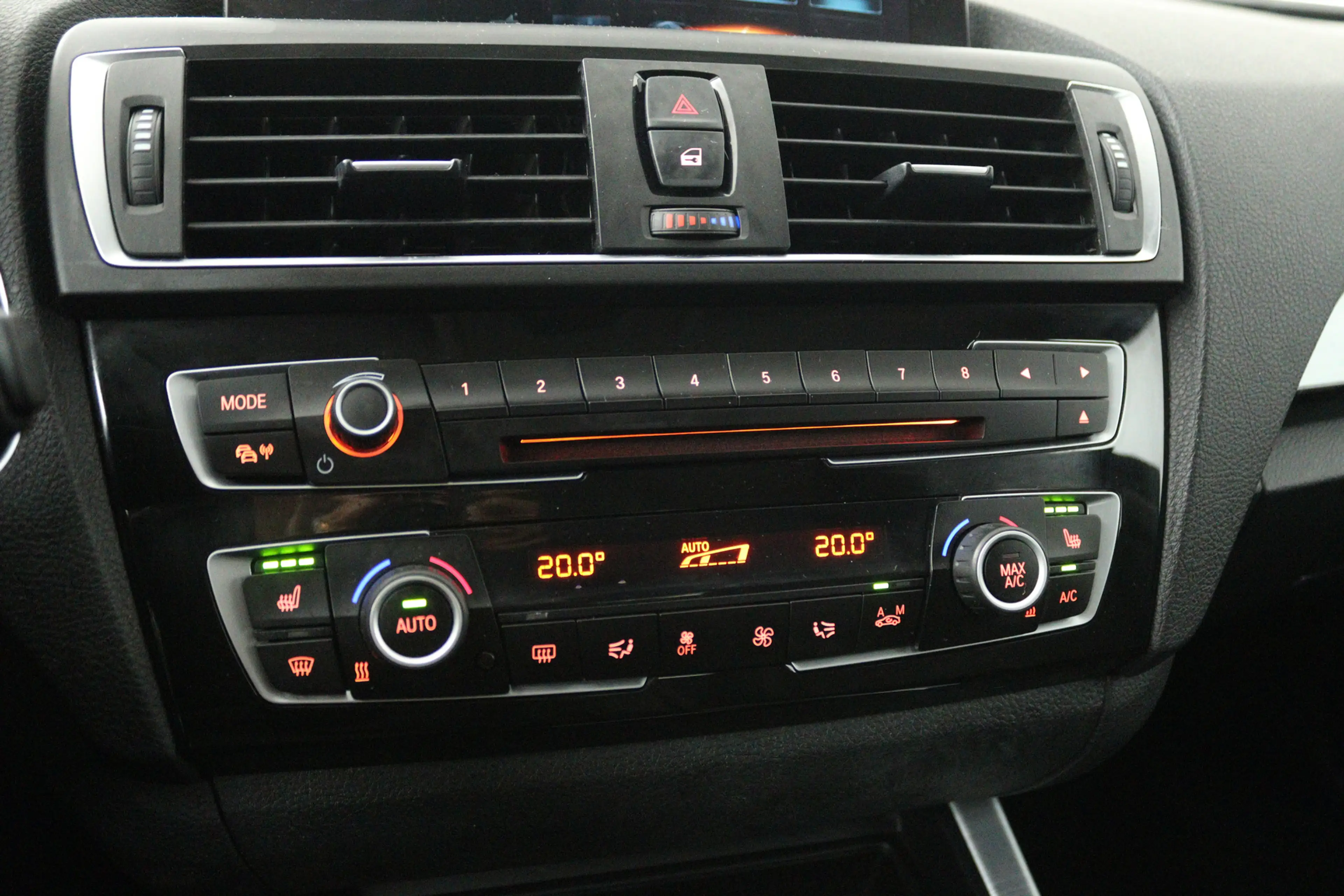 BMW 118 1-serie 118i High Executive (CAMERA, STOELVERWARMI — photo 16