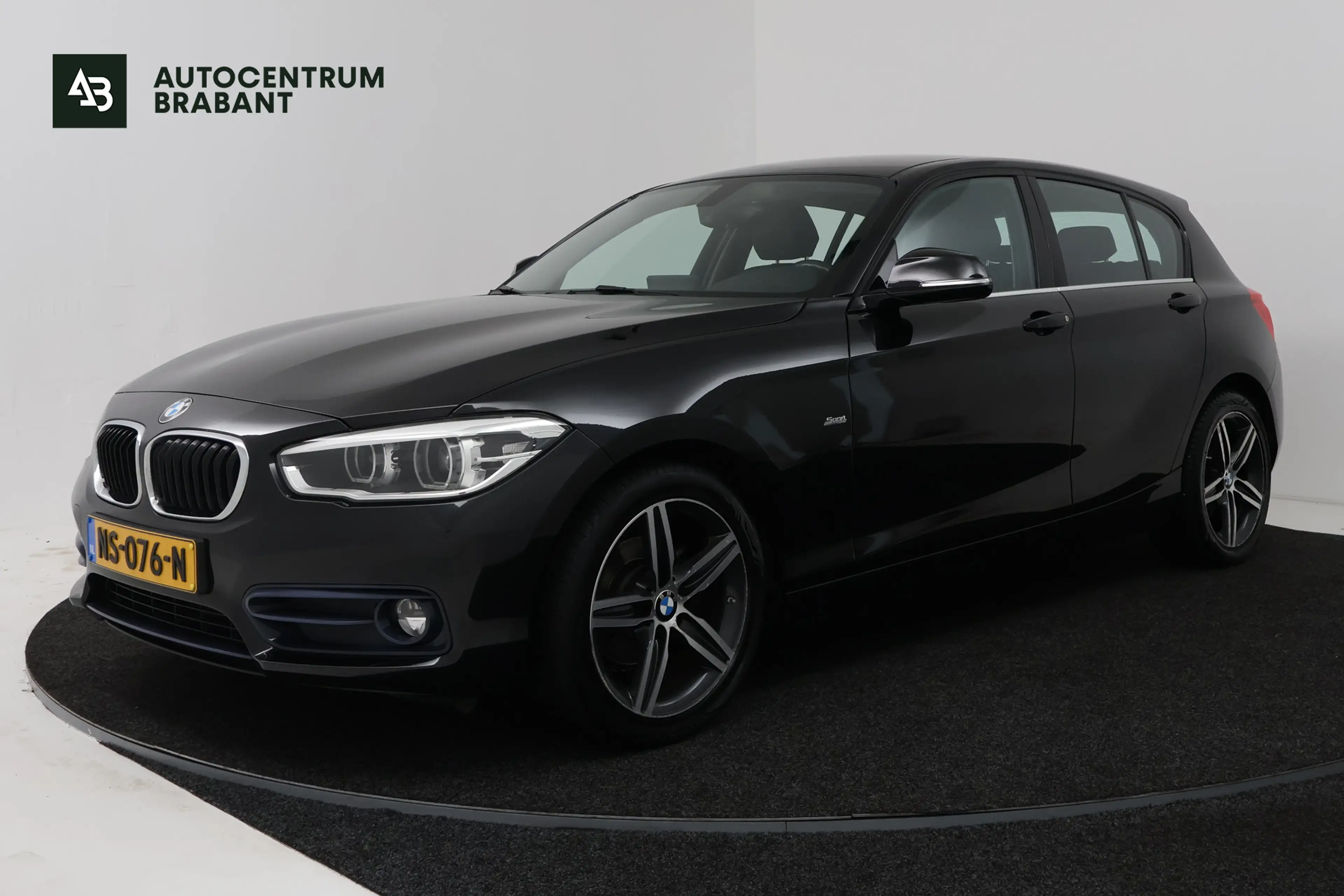 BMW 118 1-serie 118i High Executive (CAMERA, STOELVERWARMI