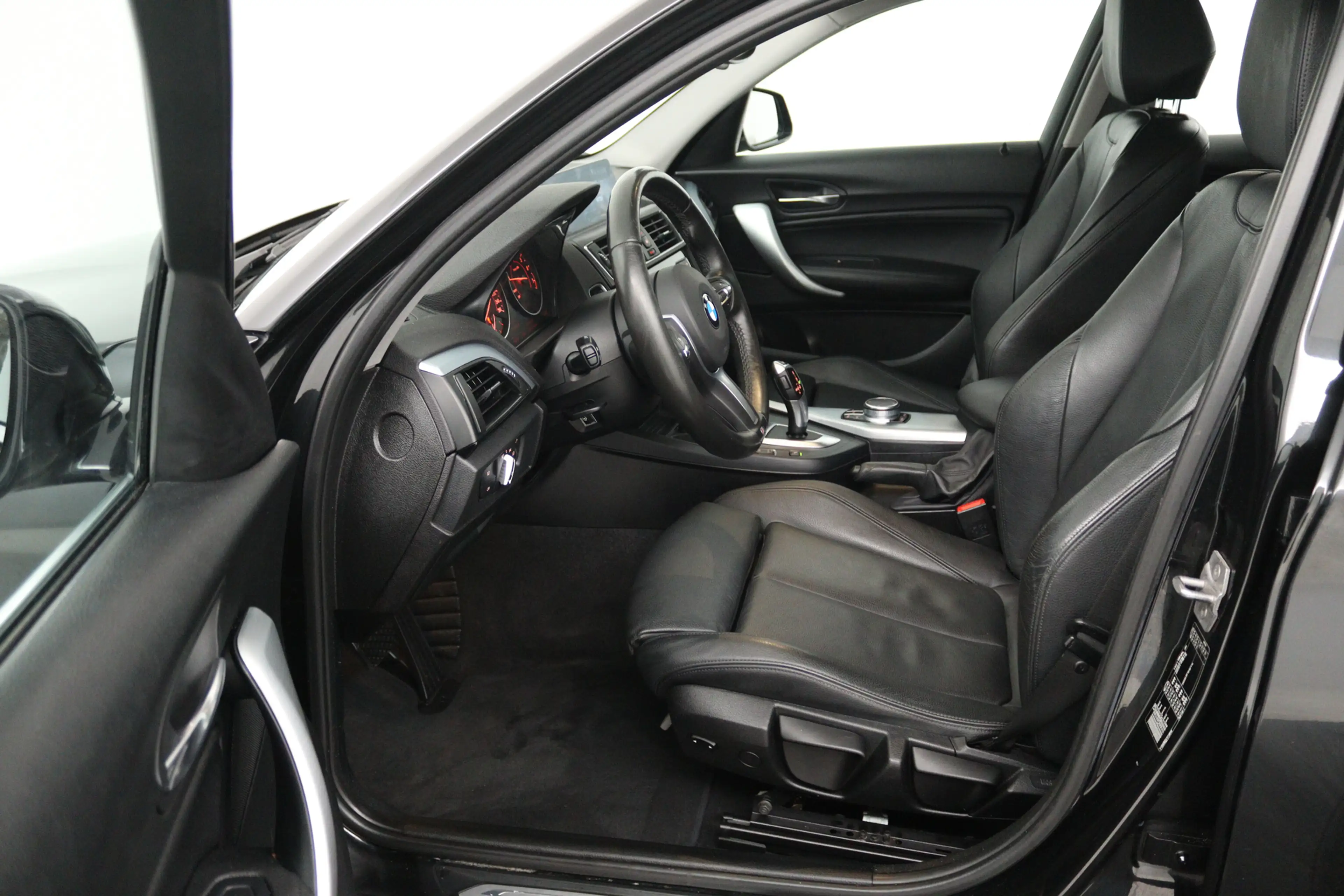 BMW 118 1-serie 118i High Executive (CAMERA, STOELVERWARMI — photo 23