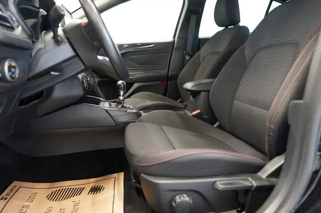 Ford Focus view 15