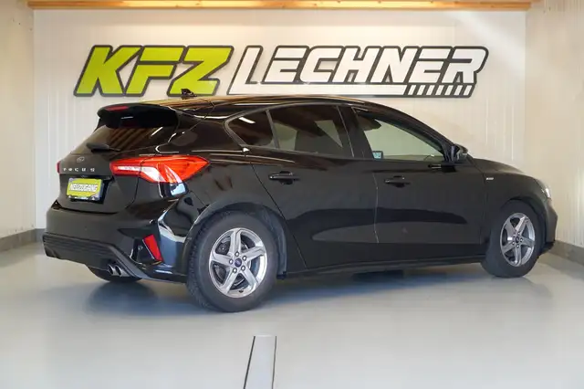 Ford Focus view 4