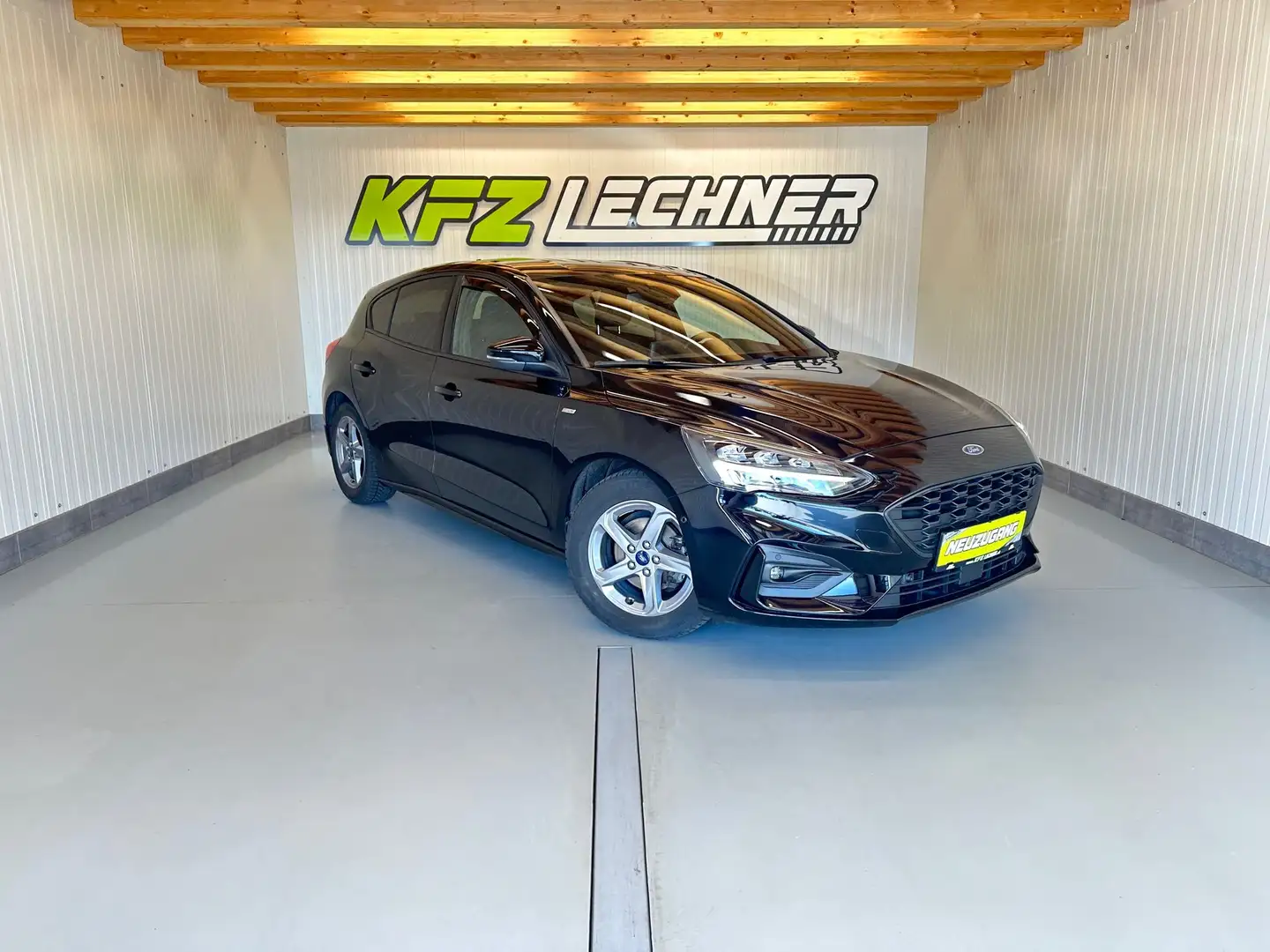 Ford Focus 1.5 EcoBl. "ST-Line" LED*SITZH*NAVI*R-KAM Schwarz - 1