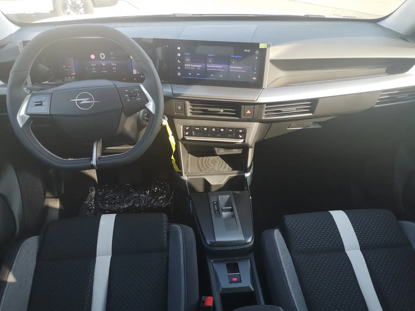 Opel Frontera GS 1.2 Hybrid 107 kW/145PS_Navi, Rückfahrkamera Orange - 2