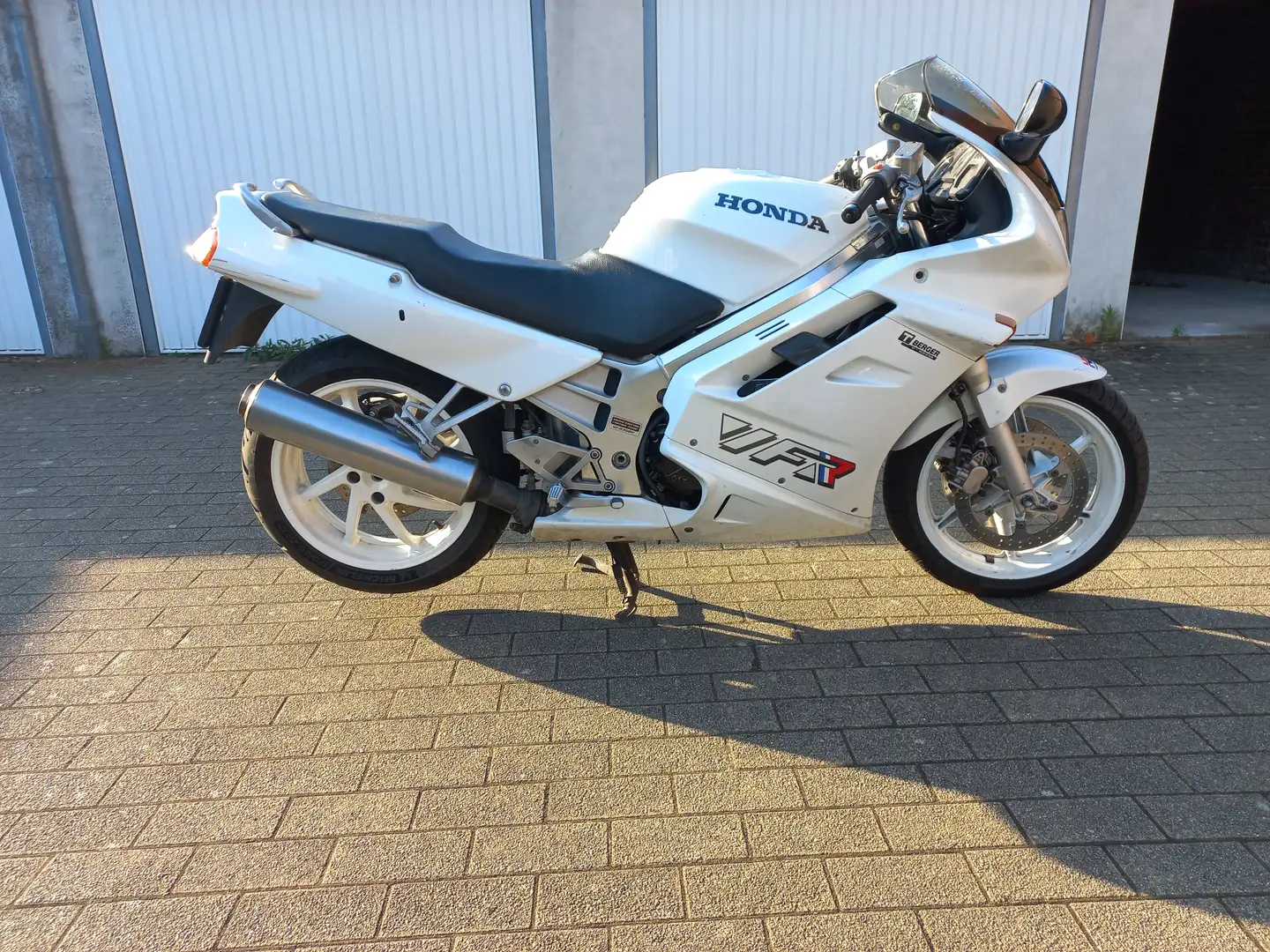 Honda VFR 750 Blanc - 1