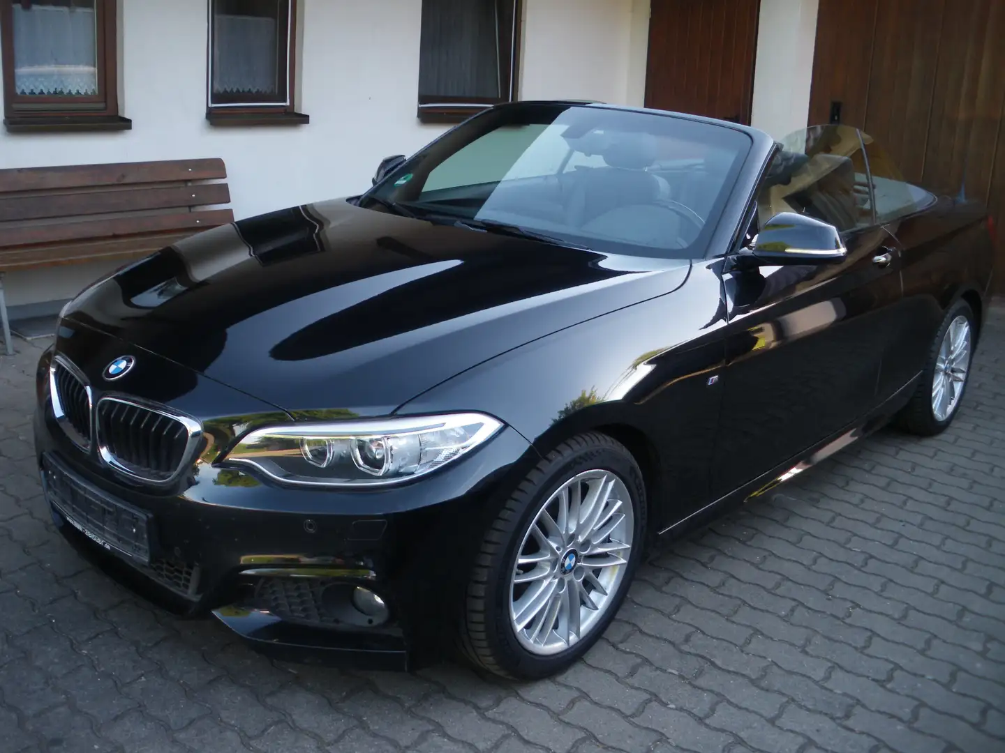 BMW 220 220 d Cabrio Autom., M-Sport, 1. Hd, Leder, Xenon Noir - 1
