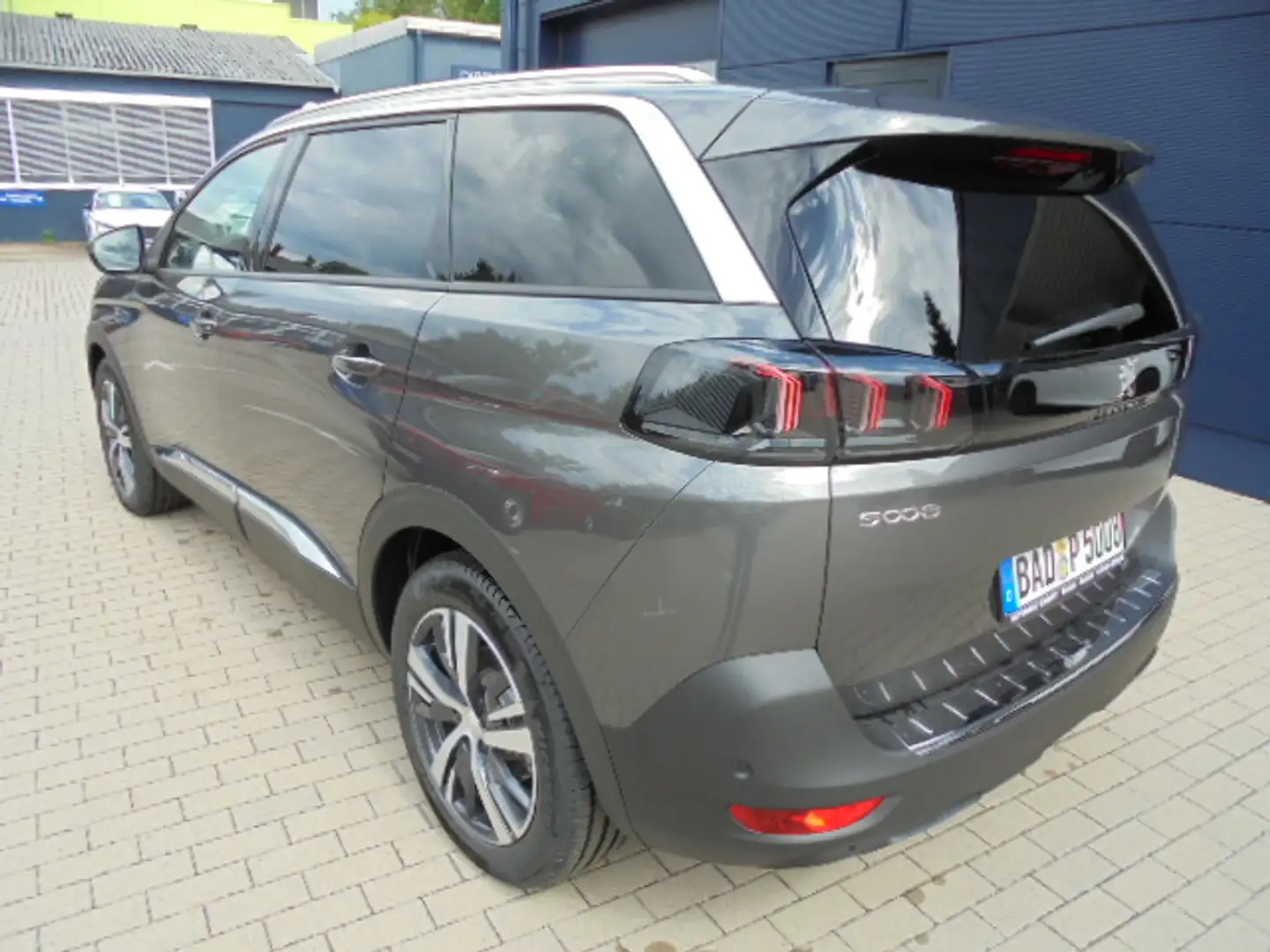 Peugeot 5008 Allure Pack HYBRID 136 e-DSC6 7-Sitzer Gris - 2