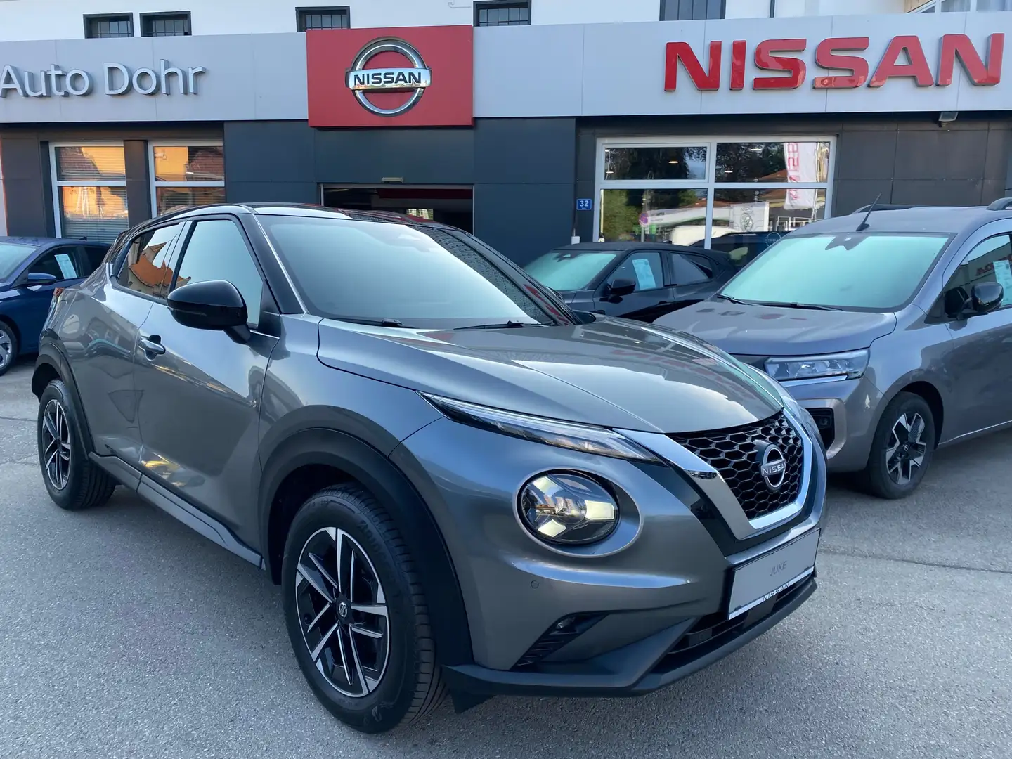 Nissan Juke 1,0 DIG-T N-Connecta Grau - 2