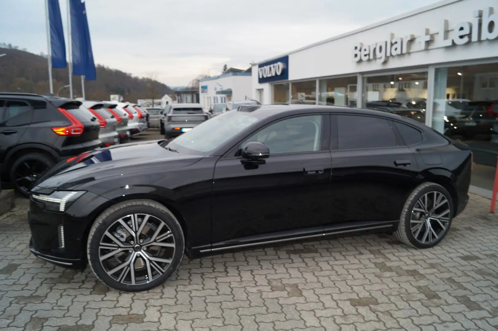 Volvo ES90 Single Ext.Range RWD Ultra Aut/Bow&Wilk/22" Schwarz - 2