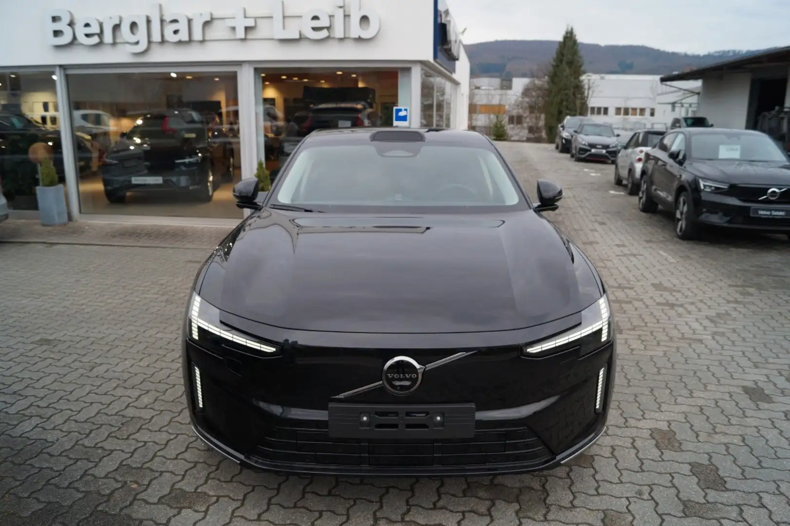 Volvo ES90 Single Ext.Range RWD Ultra Aut/Bow&Wilk/22" Schwarz - 1