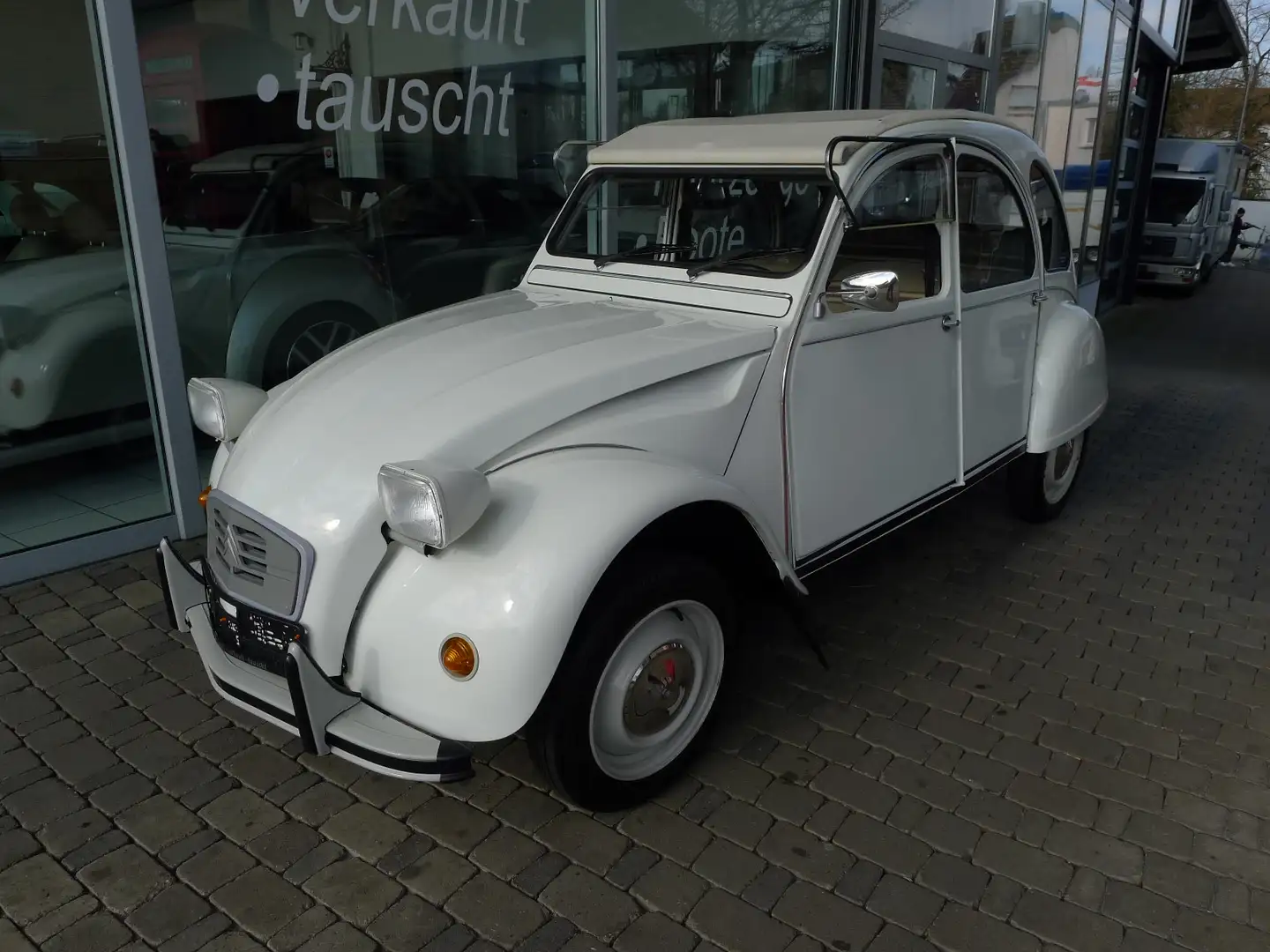 Citroen 2CV Ente 10.000 km orig. deutsche Auslieferung Weiß - 2