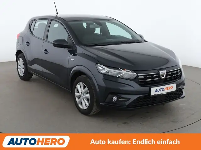 Dacia Sandero view 8