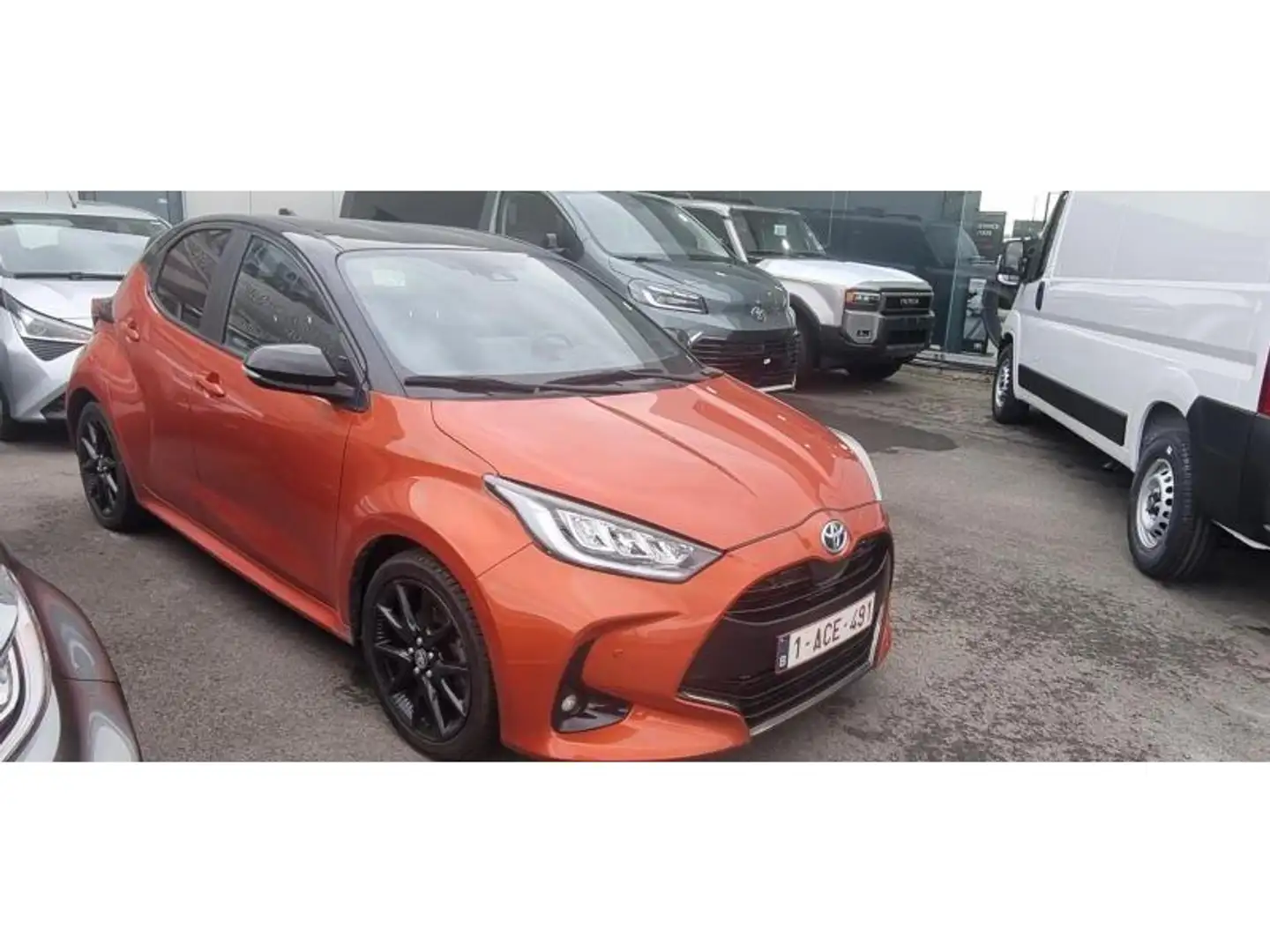 Toyota Yaris Style Orange - 2