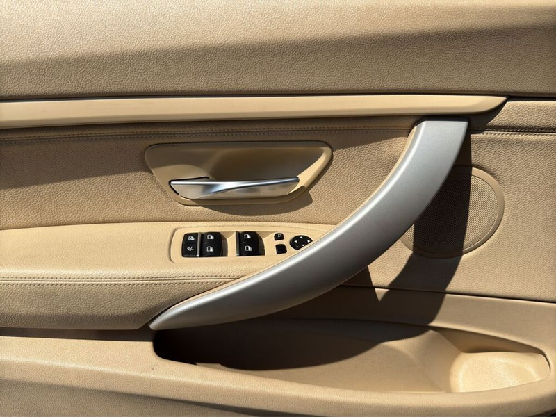 BMW 320 d Advantage — photo 12