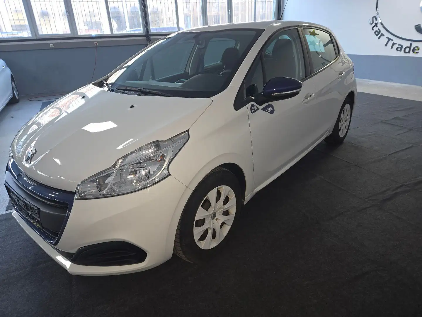 Peugeot 208 Like Blanc - 1