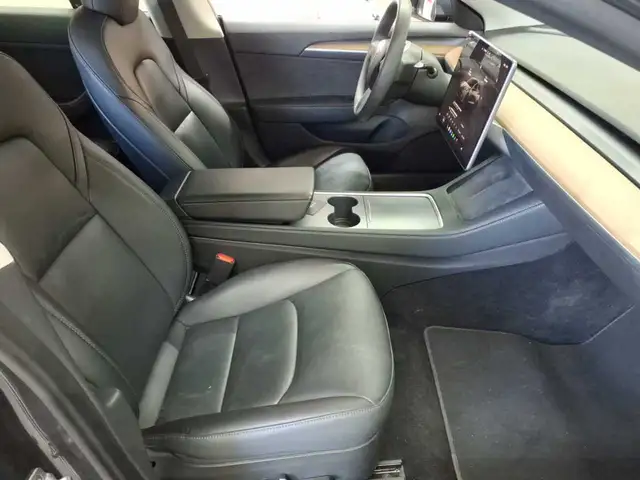 Tesla Model 3 view 8