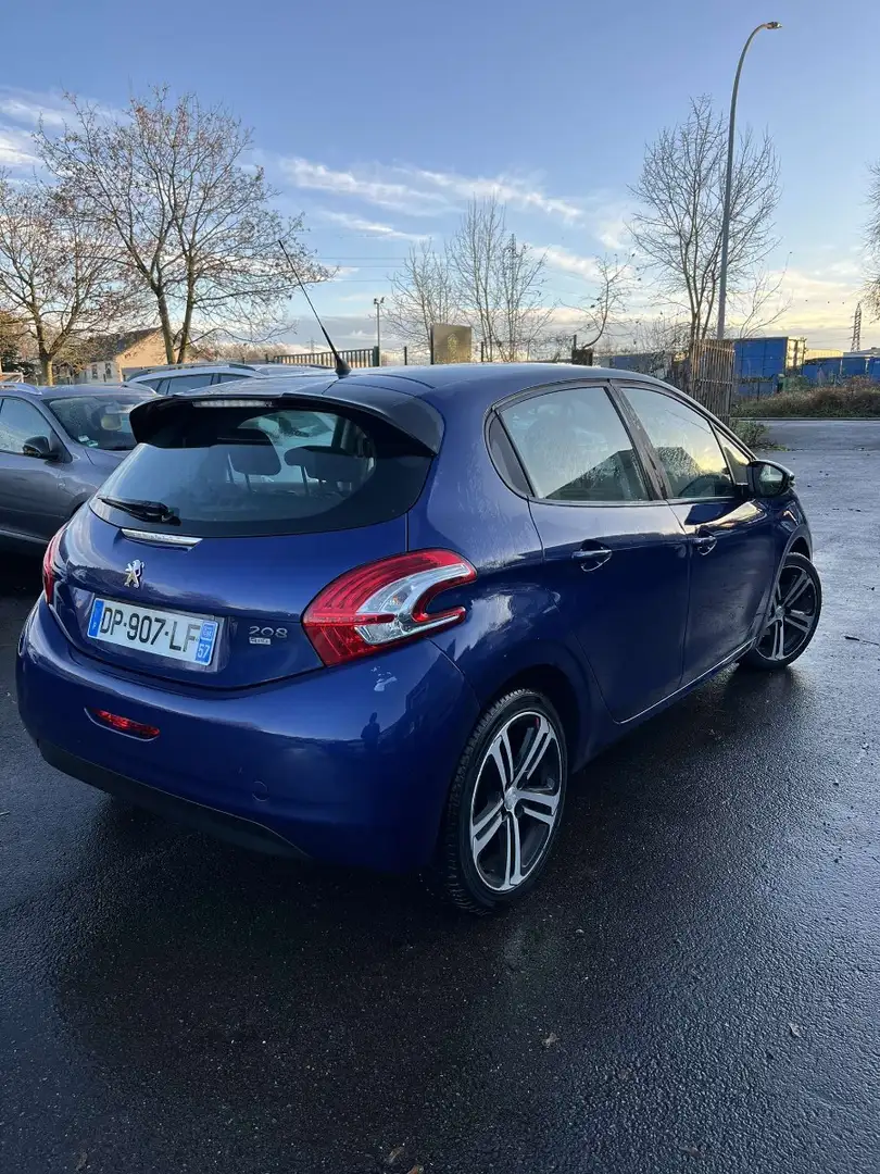 Peugeot 208 Style Blau - 2