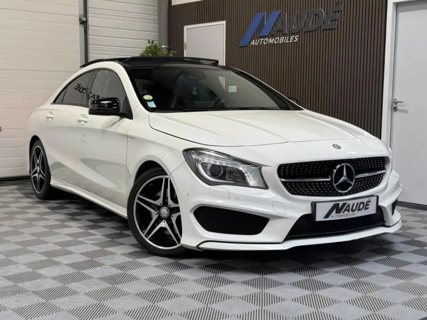 Mercedes-Benz CLA 220 220 d 7G-DC Fascination Pack AMG Blanc - 1